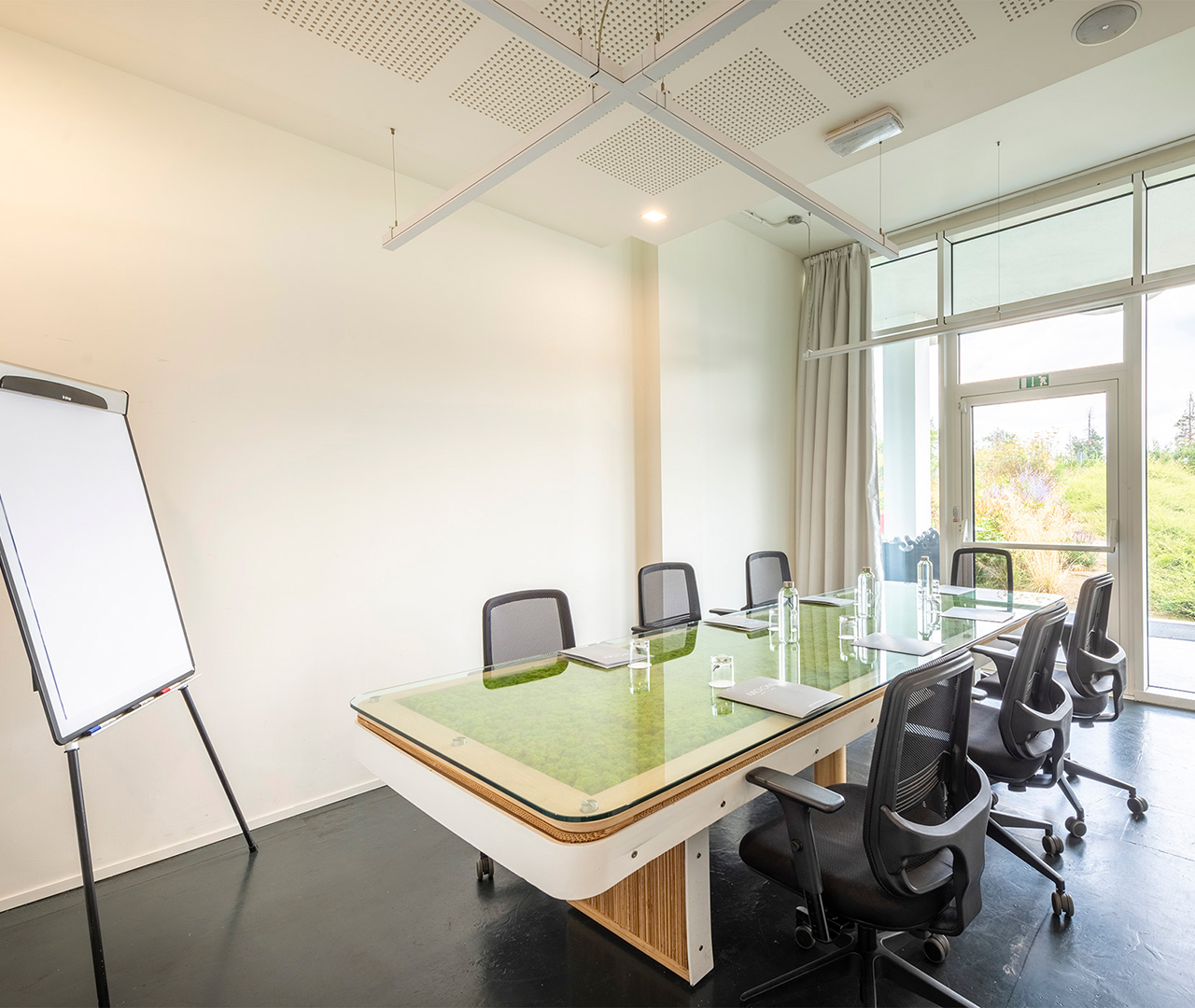 Sala Stampa: vista alternativa della sala, attrezzata e accogliente per riunioni di lavoro